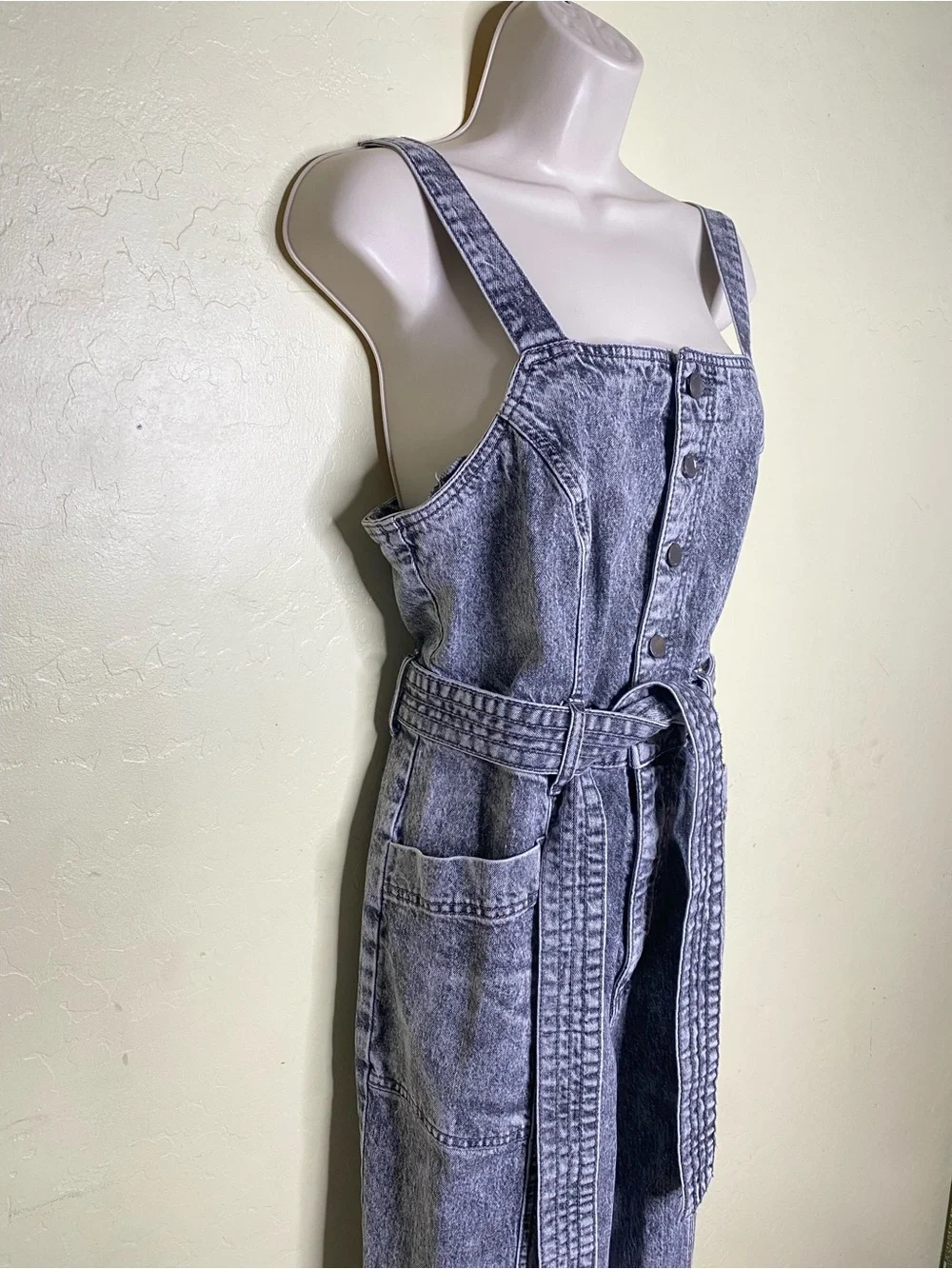Universal Thread Black Acid wash Denim Jumpsuit Size 8